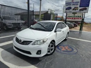 Toyota Corolla 2011 White