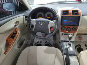 Toyota Corolla 2011 White