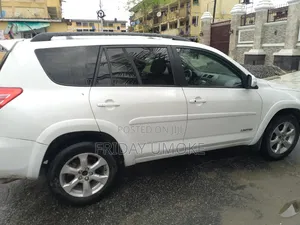 Toyota RAV4 2009 White