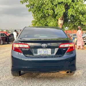 Toyota Camry SE 4dr Sedan (2.5L 4cyl 6A) 2012 Blue