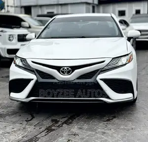 Toyota Camry 2018 White