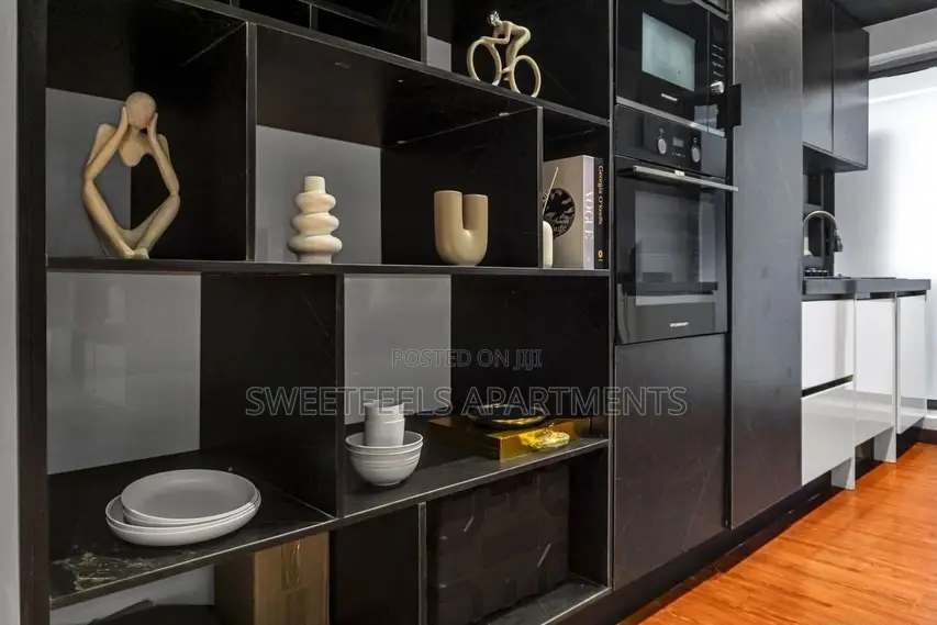 2 Bedroom With Middle Sized Bed