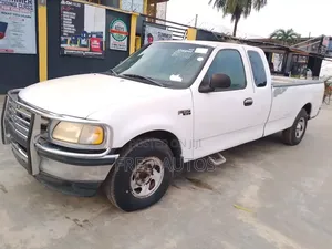 Ford F-150 Series Lariat 1999 White