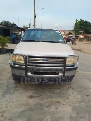 Ford F-150 Series Lariat 1999 White