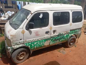 Suzuki Every 2005 White