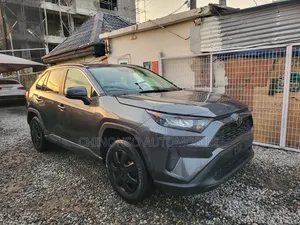 Toyota RAV4 2021 Gray