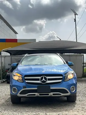 Mercedes-Benz GLA 250 2016 Blue