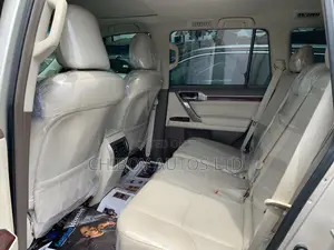 Lexus GX 2013 Gold