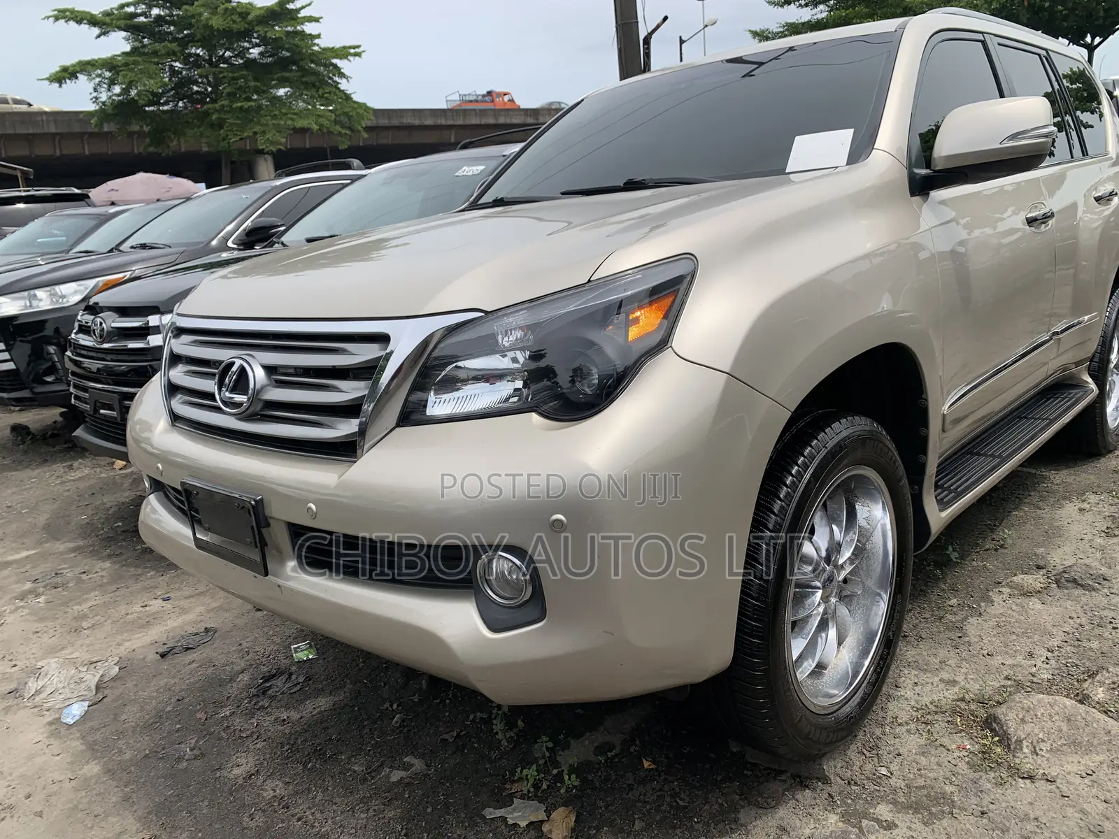 Lexus GX 2013 Gold