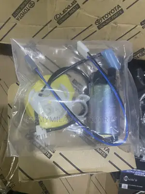 Genuine Fuel Pump Hilux 2tr