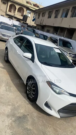 Toyota Corolla 2018 White