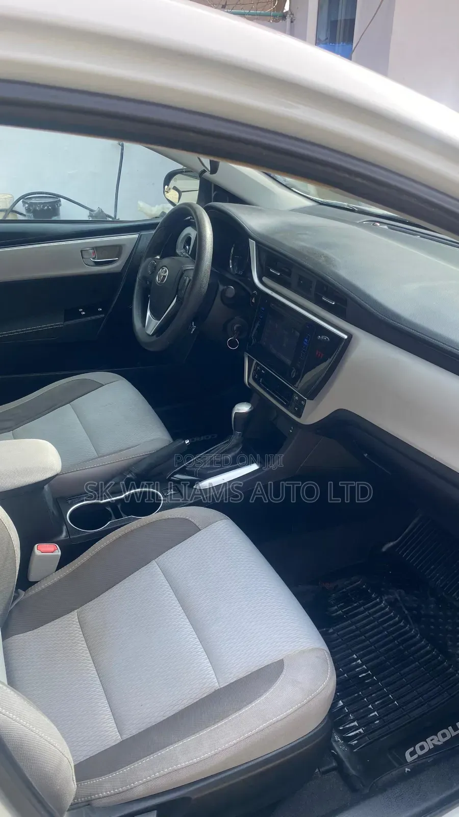 Toyota Corolla 2018 White