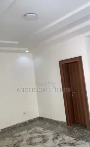 5bdrm Duplex in L, Wuye for rent