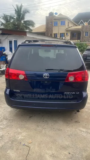 Toyota Sienna 2006 Blue