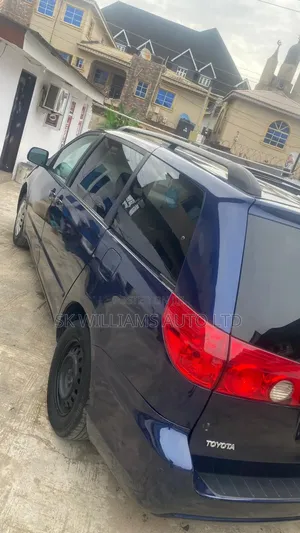 Toyota Sienna 2006 Blue