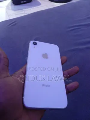 Apple iPhone XR 64 GB White