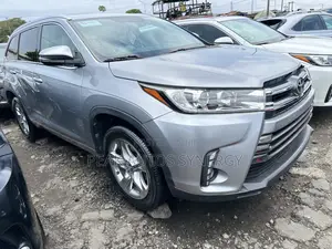 Toyota Highlander Limited V6 4x2 (3.5L 6cyl 6A) 2016 Silver