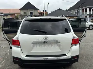 Toyota Highlander Limited 2012 White