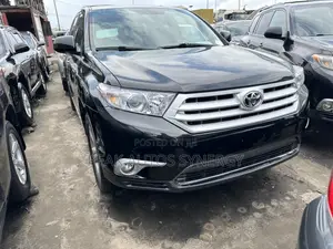 Toyota Highlander Limited 3.5l 4WD 2013 Black