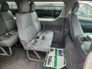 Toyota HiAce 2018 White
