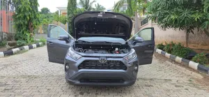 Toyota RAV4 2019 Blue