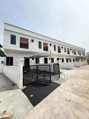 3bdrm Townhouse/Terrace in Atlantic Nominee, Off Lekki-Epe Expressway