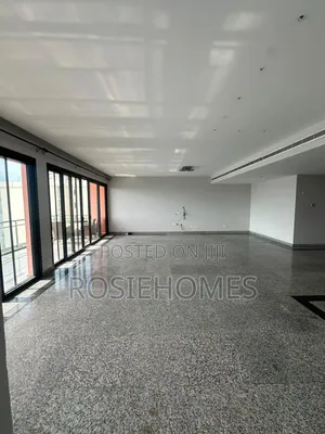 4bdrm Duplex in Banana Island for rent