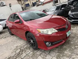 Toyota Camry SE 4dr Sedan (2.5L 4cyl 6A) 2012 Red