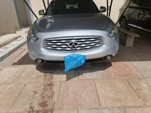 Infiniti FX35 Base 4x4 (3.5L 6cyl 7A) 2011 Silver