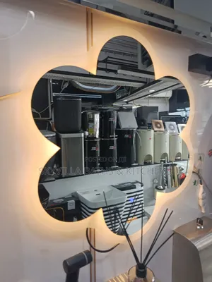Modern Clover-Shaped Led Mirror – Backlit Wall Mounted Smart Mirror