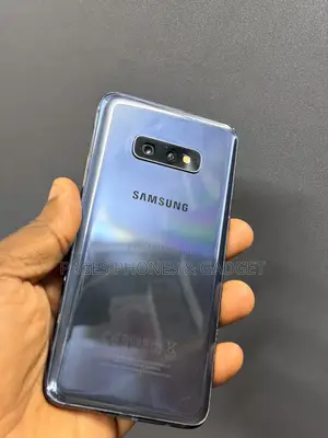 Samsung Galaxy S10e 128 GB Blue
