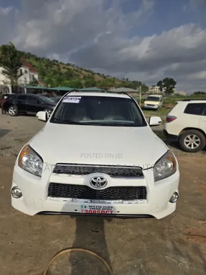 Toyota RAV4 2010 White