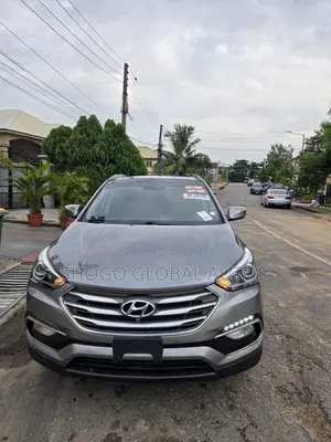 Hyundai Santa Fe SE FWD 2017 Gray