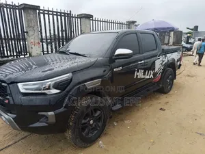 Toyota Hilux 2011 Black