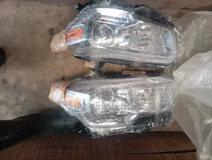 Headlight Toyota Tacoma 2018