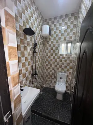 3bdrm Block of Flats in Dove Estate, Akala Express for rent