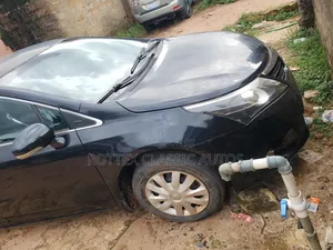 Toyota Avensis 2012 Black