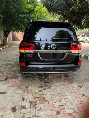 Toyota Land Cruiser 2022 Black