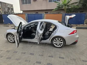 Lexus IS 300h 2WD 2016 Silver