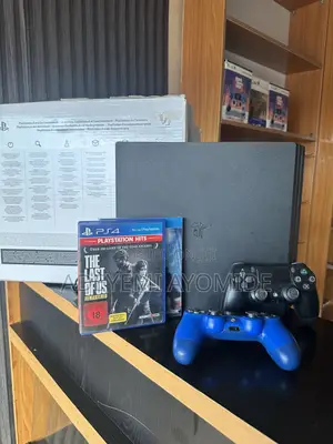 Very Neat  Ps4 Pro 1tb 2pads Disk Games