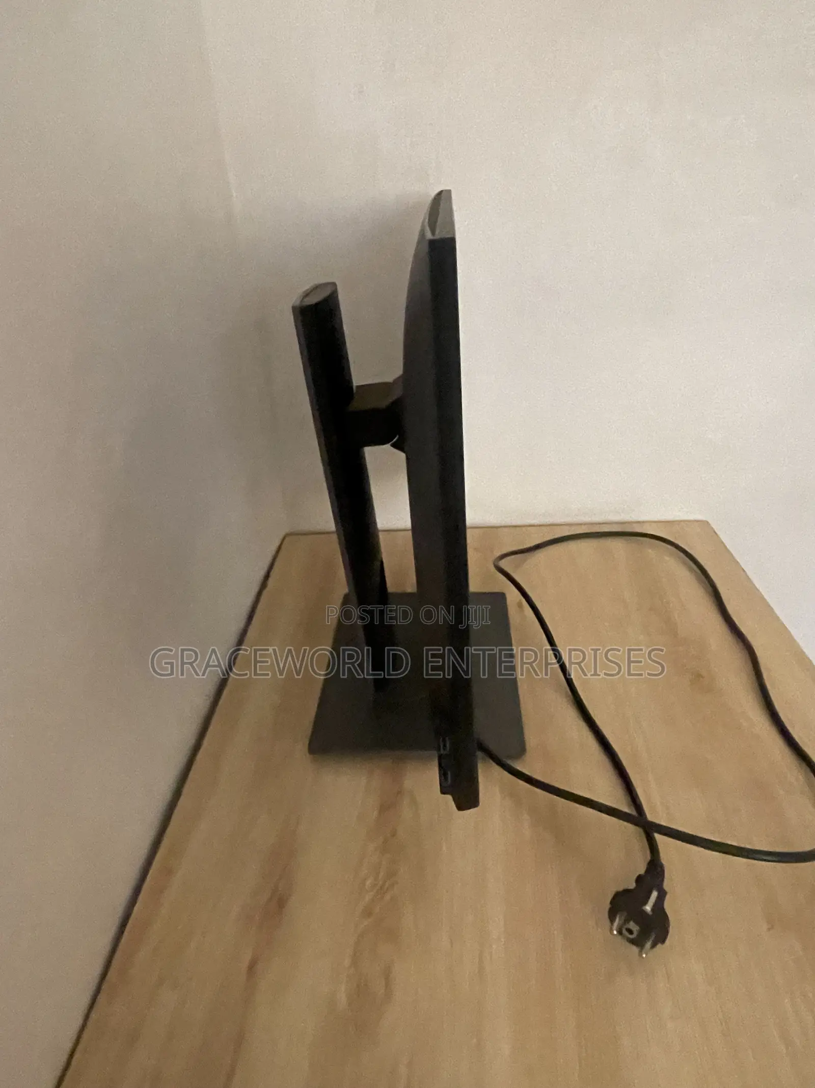 Desktop Computer Dell 16GB Intel Core i3 SSD 512GB