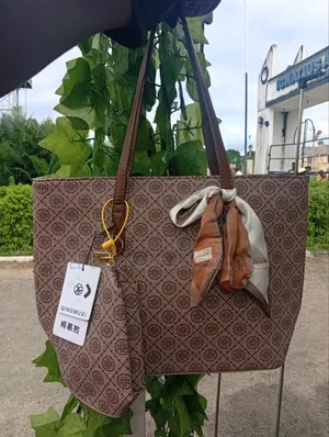 2-in-1 Quality Tote Bag With Scarf