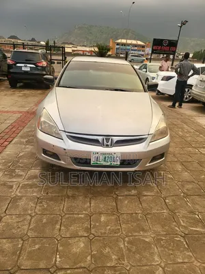 Honda Accord 2005 Gold