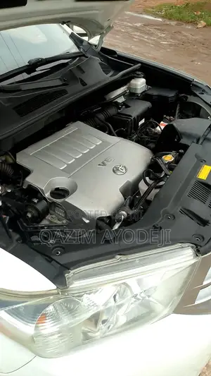 Toyota Highlander 3.5L 2WD 2013 White