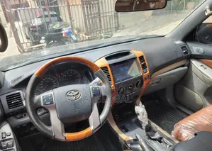Toyota Land Cruiser Prado 2026 Black