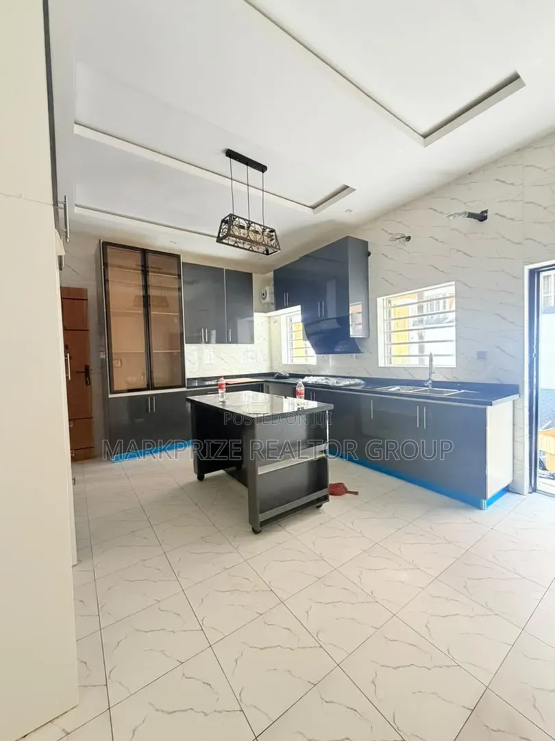 5bdrm Duplex in Magodo Gra Phase 2 for sale