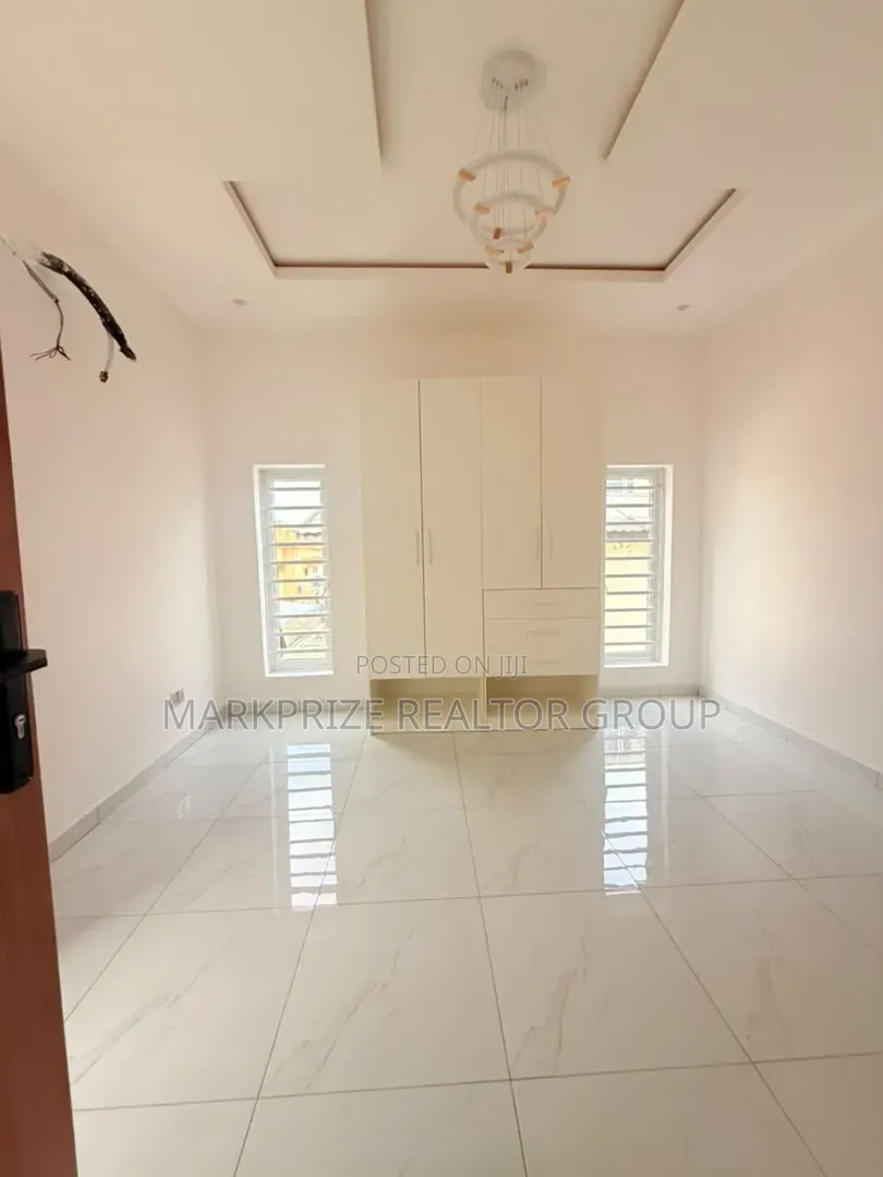 5bdrm Duplex in Magodo Gra Phase 2 for sale
