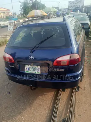 Toyota Avensis 2005 Blue