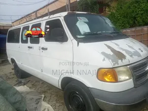 Dodge RAM Van 2003 White