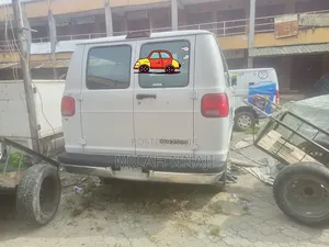 Dodge RAM Van 2003 White